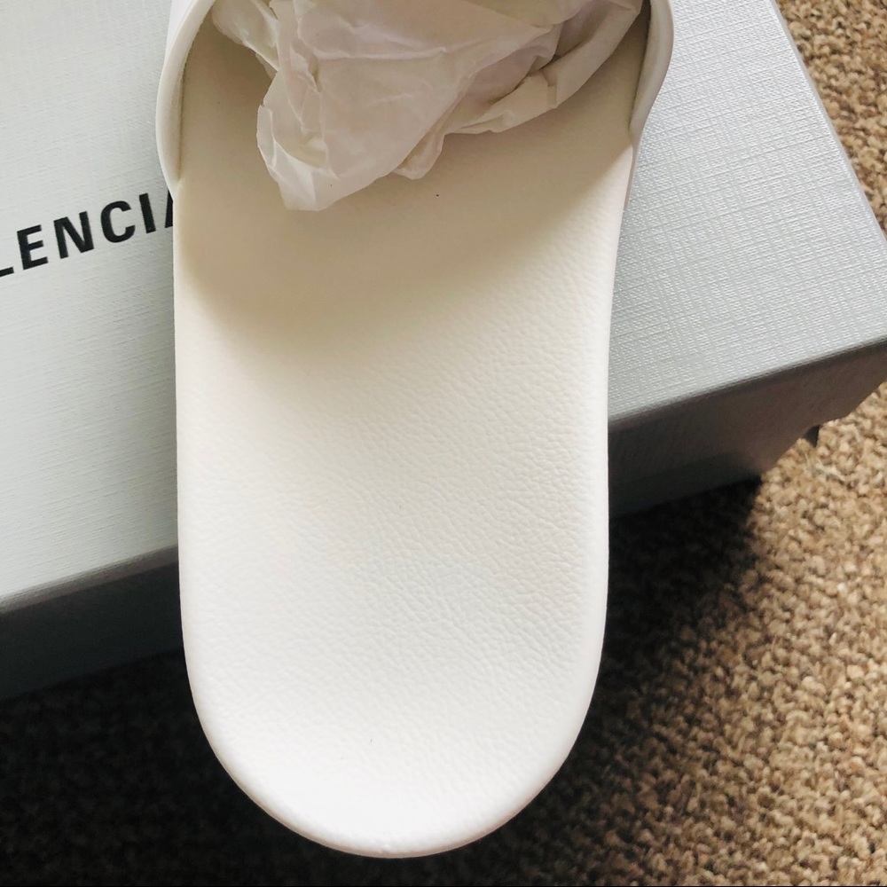 💥 SOLD ON DEPOP💥 Balenciaga Pool Slides NWT! - Picture 7 of 10